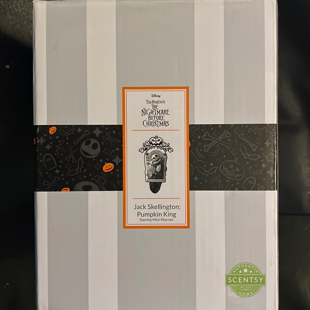 *Brand NewIn Box* jack skellington mini warmer